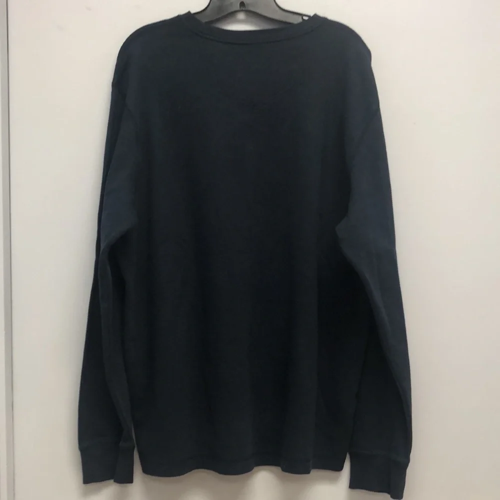 Eddie Bauer navy thermal crew neck shirt